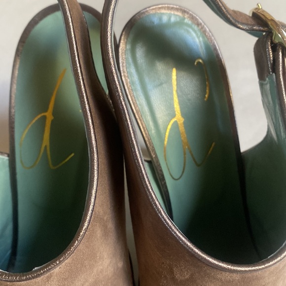 Paola D’Arcano Open Back Stiletto Shoes - Picture 7 of 13